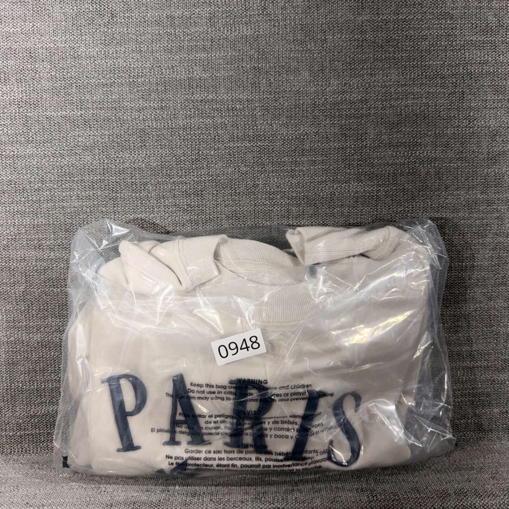 Abercrombie & Fitch Sweatshirt Womens Medium Cream Excellent Paris France Crest - Picture 8 of 8